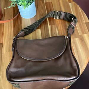 Excellent condition Marc Jacobs Brown Hobo bag- will ship for a fee. No rips
